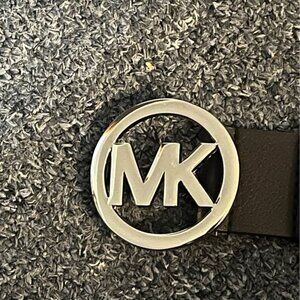 Michael Kors women’s belt. Size XL (44")